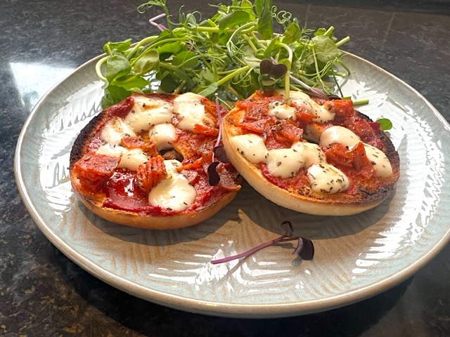 Pizza Bagels